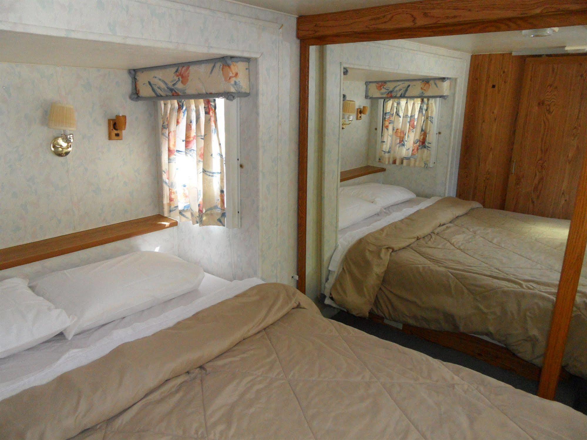 Pahrump Rv Park & Lodging ภายนอก รูปภาพ